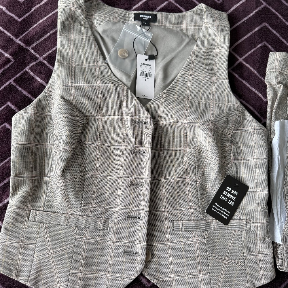Express brand women’s vest